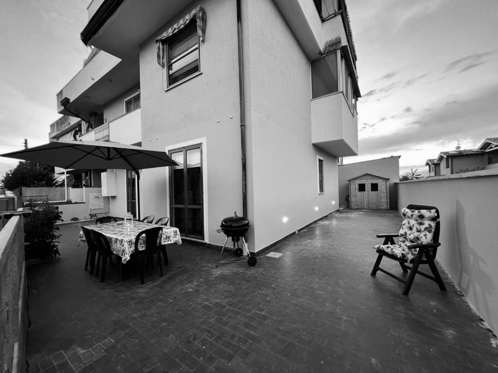 Appartamento Sunflower Viareggio Exterior foto